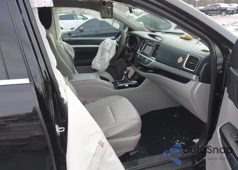 2014 Toyota Highlander Le Plus V6 из США, поврежденный, VIN 5TDZKRFH2ES018801